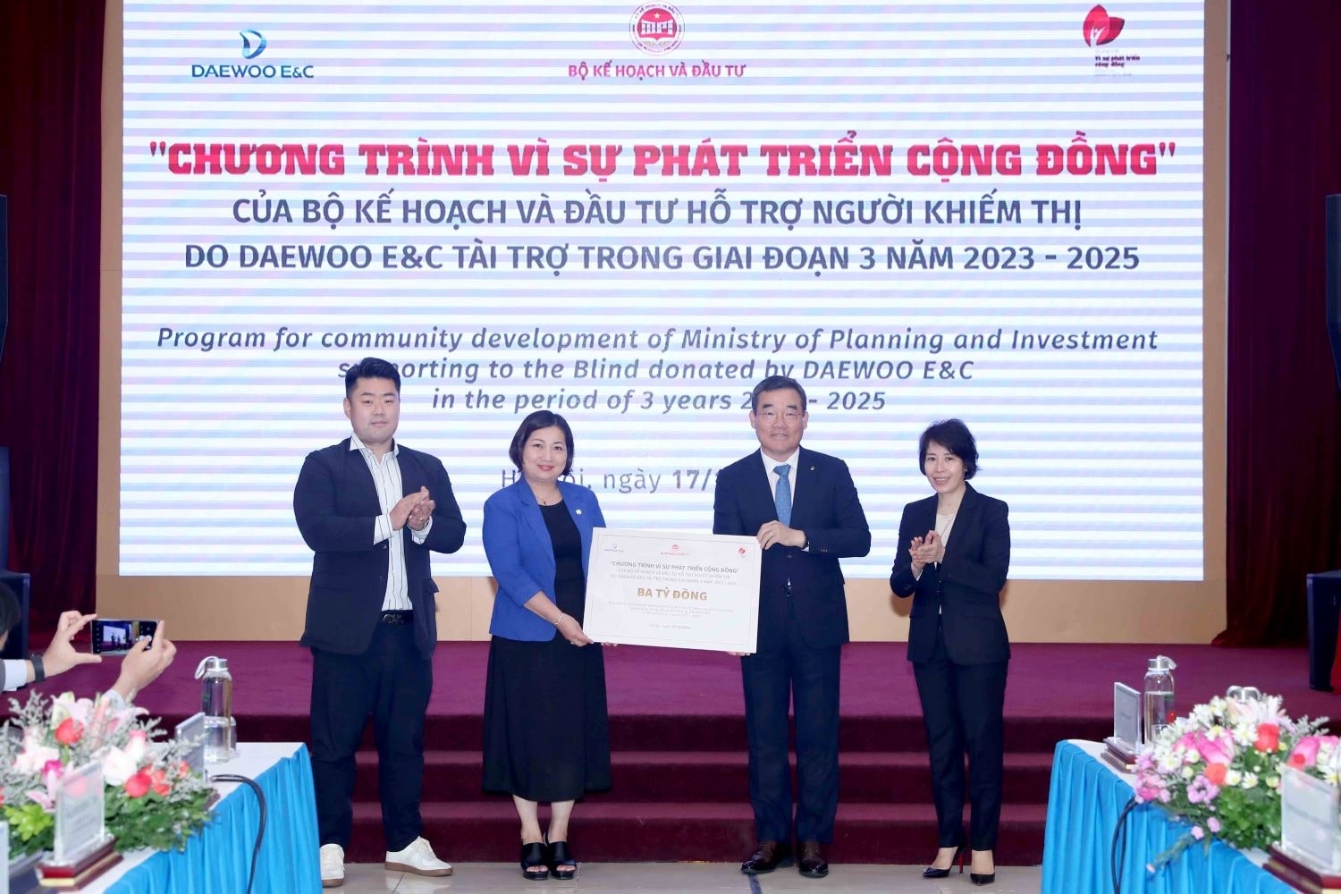 DAEWOO E&C chung tay cùng Bộ Kế hoạch và Đầu tư hỗ trợ người khiếm thị